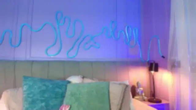 Sofly s online show from 04/18/26, 09:24