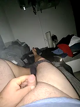 Snapshot of Paul10112 chatting on 11/10/25, 10:31 Paul10112 online show from 11/10/25, 10:31