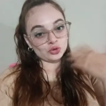 Snapshot of Emmacut chatting on 02/03/26, 11:21 Emmacut online show from 02/03/26, 11:21