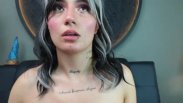 miss sharlotte18 online show from 10/30/25, 05:57