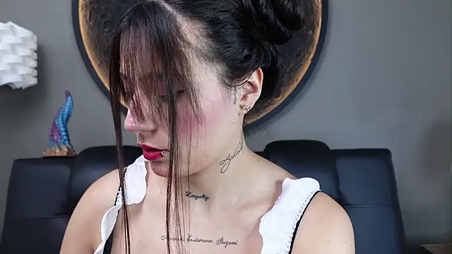 miss sharlotte18 online show from 04/06/26, 06:09