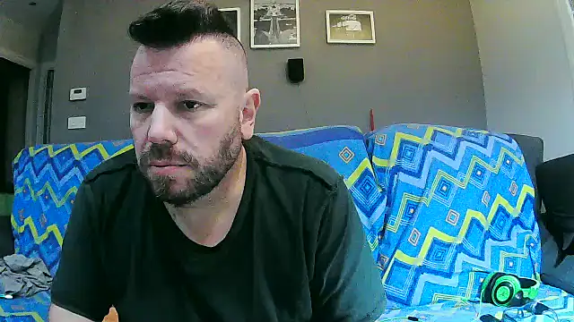 txan9876 online show from 10/17/25, 03:53