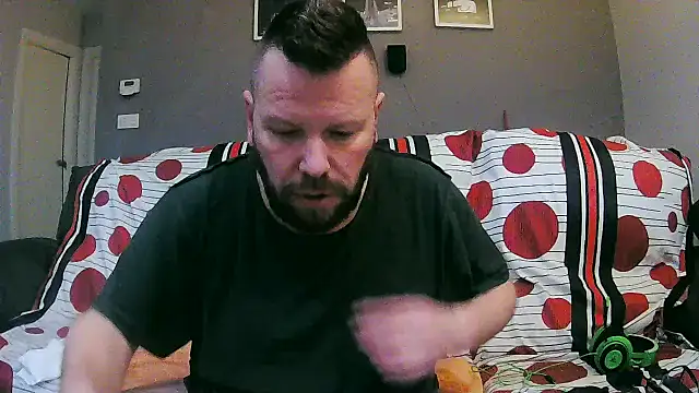 txan9876 online show from 12/22/25, 06:05