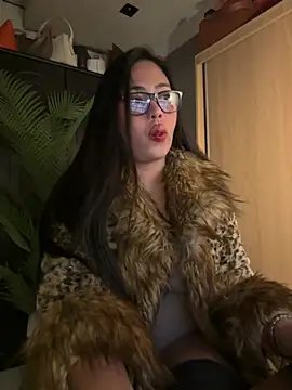 BigDominaMia online show from 04/24/26, 03:09