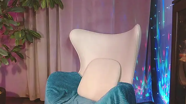 julia renard online show from 09/28/25, 11:48