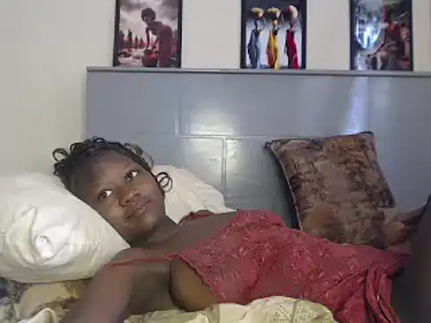 Snapshot of CandyLovesU2 chatting on 02/12/25, 08:49 CandyLovesU2 online show from 02/12/25, 08:49