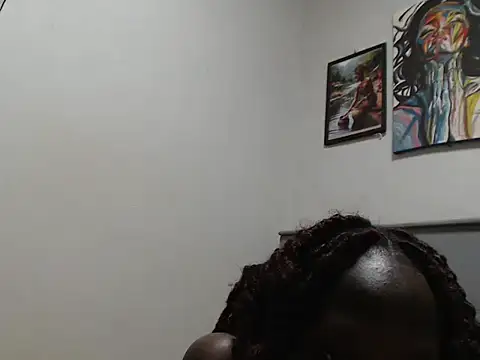 Snapshot of CandyLovesU2 chatting on 12/02/25, 08:37 CandyLovesU2 online show from 12/02/25, 08:37