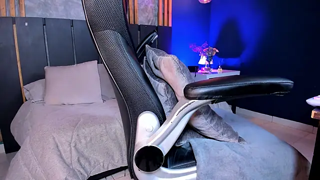 shanelhot online show from 02/11/25, 12:59