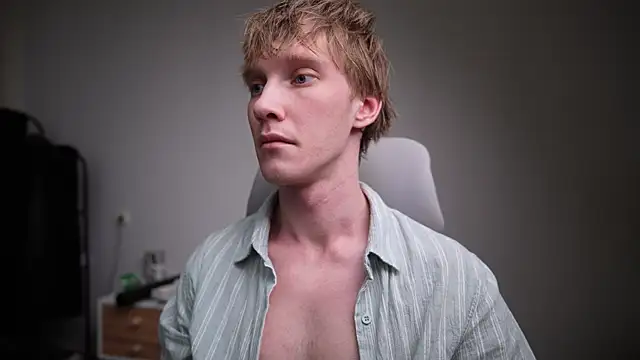 J Akira online show from 04/23/26, 10:47