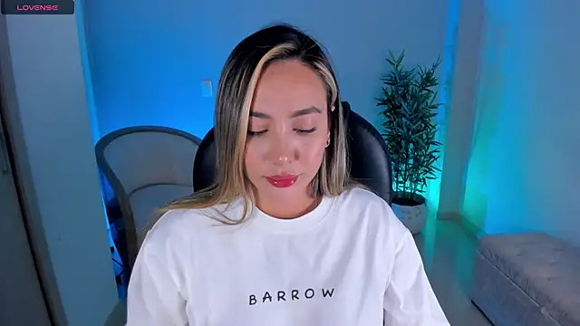 NiaBennet  online show from 10/09/25, 01:25