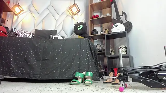 MirandaHaguen online show from 12/22/25, 09:01