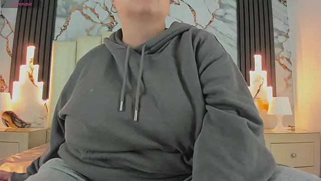 mollieblue69 online show from 03/14/25, 12:29