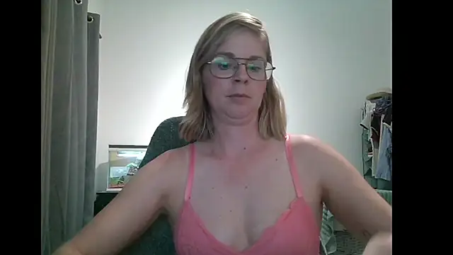 Snapshot of SavannaGirly chatting on 02/23/25, 06:23 SavannaGirly online show from 02/23/25, 06:23