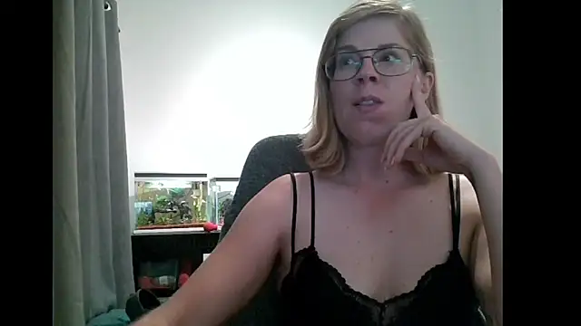 Snapshot of SavannaGirly chatting on 03/14/25, 05:02 SavannaGirly online show from 03/14/25, 05:02