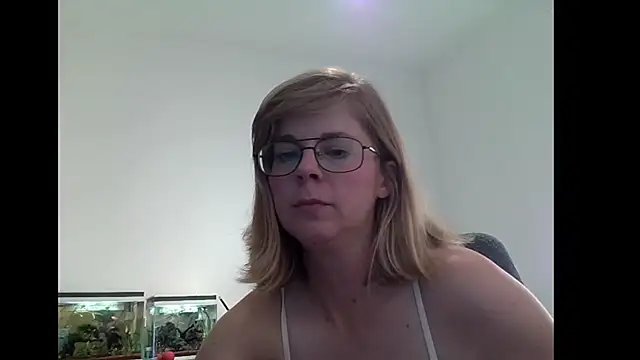 Snapshot of SavannaGirly chatting on 03/20/25, 12:22 SavannaGirly online show from 03/20/25, 12:22