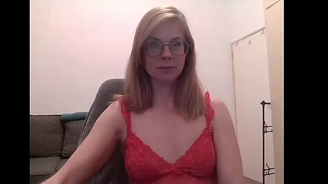 Snapshot of SavannaGirly chatting on 09/16/25, 06:36 SavannaGirly online show from 09/16/25, 06:36