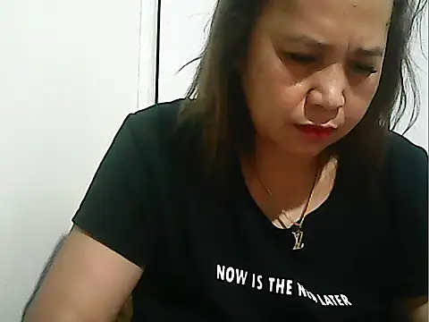 Snapshot of Lhadycarolyn chatting on 11/29/25, 10:57 Lhadycarolyn online show from 11/29/25, 10:57