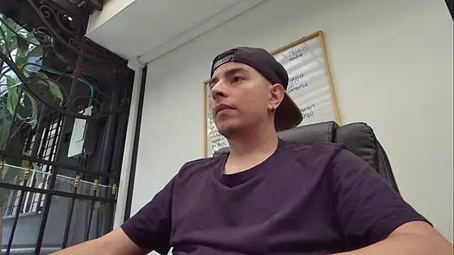 Jhoan saenz online show from 02/01/25, 04:22