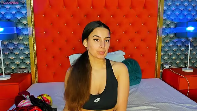 Snapshot of VallerieJones chatting on 03/11/25, 01:01 VallerieJones online show from 03/11/25, 01:01