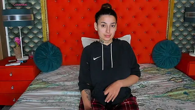 VallerieJones online show from 04/24/26, 11:34