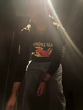 Snapshot of Vikram9918 chatting on 12/19/25, 08:32 Vikram9918 online show from 12/19/25, 08:32