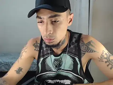 emiliano hottt online show from 12/15/24, 04:37