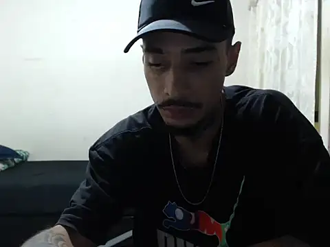 emiliano hottt online show from 10/13/25, 10:10