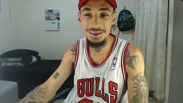 emiliano hottt online show from 04/23/26, 01:29