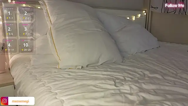 Snapshot of LisaSweetie chatting on 02/17/25, 07:10 LisaSweetie online show from 02/17/25, 07:10