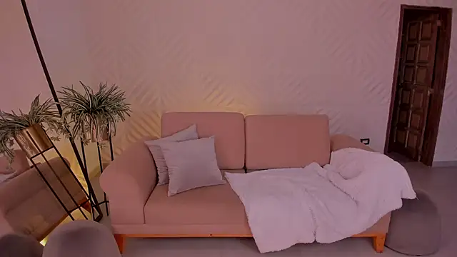 Snapshot of KateSunder chatting on 10/15/25, 02:28 KateSunder online show from 10/15/25, 02:28