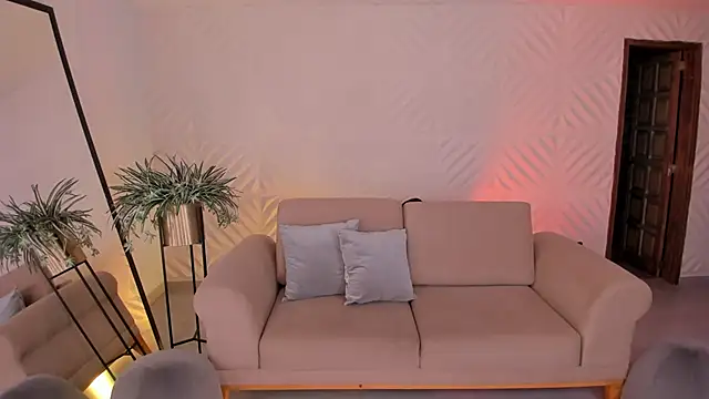 Snapshot of KateSunder chatting on 10/16/25, 12:17 KateSunder online show from 10/16/25, 12:17