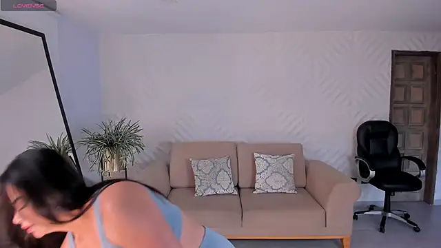 Snapshot of KateSunder chatting on 10/18/25, 11:44 KateSunder online show from 10/18/25, 11:44