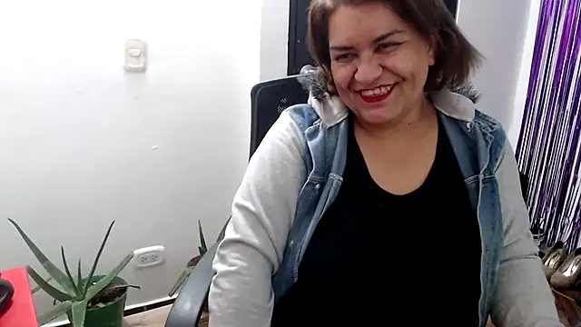 NAILAH SANZ online show from 01/04/25, 02:03