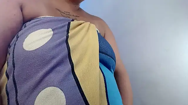 NAILAH SANZ online show from 10/04/25, 12:36