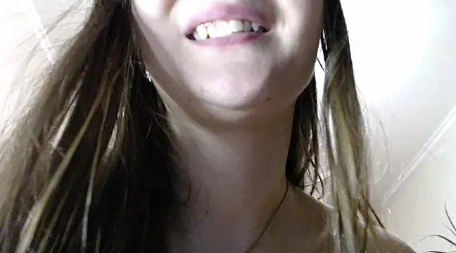 Snapshot of KiraGoldens chatting on 12/10/24, 05:00 KiraGoldens online show from 12/10/24, 05:00