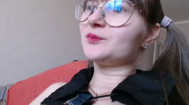 Snapshot of KiraGoldens chatting on 02/20/25, 05:12 KiraGoldens online show from 02/20/25, 05:12