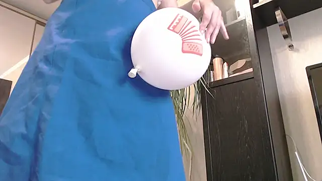 Snapshot of KiraGoldens chatting on 09/23/25, 05:54 KiraGoldens online show from 09/23/25, 05:54