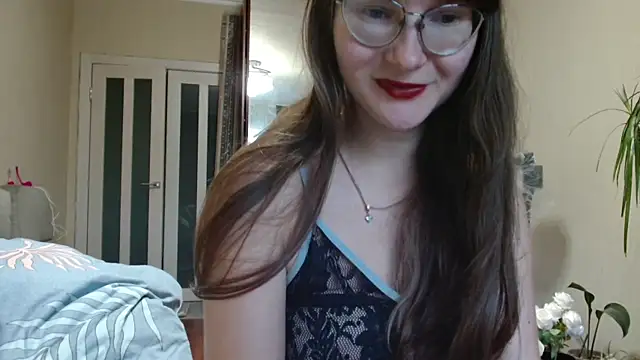 Snapshot of KiraGoldens chatting on 10/11/25, 10:36 KiraGoldens online show from 10/11/25, 10:36