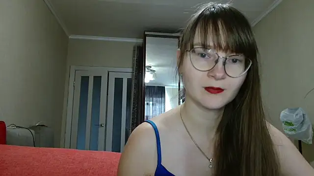 Snapshot of KiraGoldens chatting on 10/21/25, 06:14 KiraGoldens online show from 10/21/25, 06:14