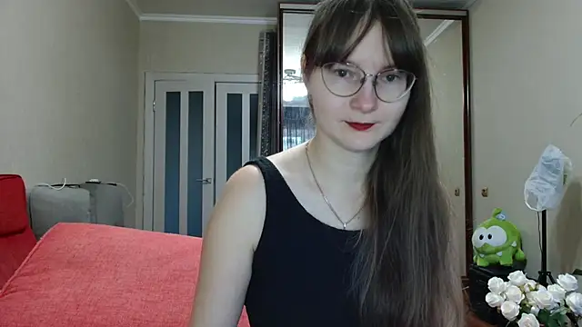 Snapshot of KiraGoldens chatting on 10/27/25, 06:17 KiraGoldens online show from 10/27/25, 06:17