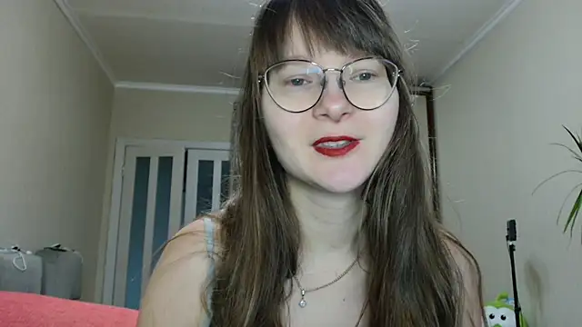 Snapshot of KiraGoldens chatting on 11/06/25, 07:20 KiraGoldens online show from 11/06/25, 07:20