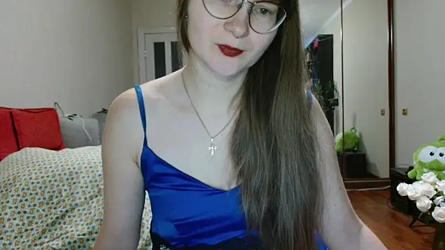 Snapshot of KiraGoldens chatting on 11/09/25, 06:23 KiraGoldens online show from 11/09/25, 06:23