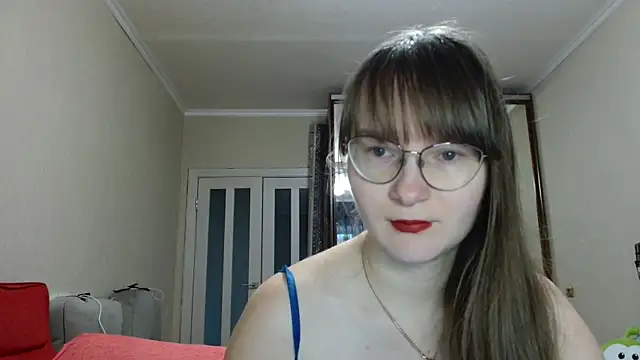 Snapshot of KiraGoldens chatting on 11/13/25, 06:45 KiraGoldens online show from 11/13/25, 06:45