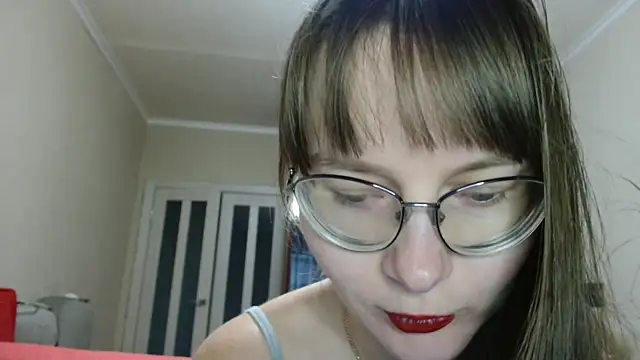 Snapshot of KiraGoldens chatting on 11/27/25, 06:26 KiraGoldens online show from 11/27/25, 06:26