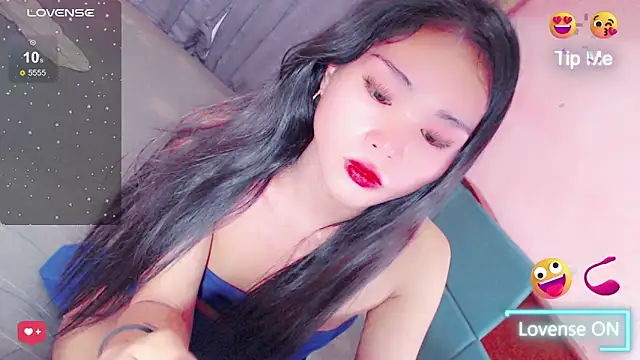 amomentoflust69 online show from 04/02/26, 12:25