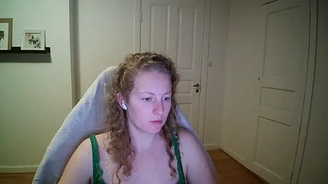 Girlnina-1995 online show from 11/03/25, 07:26