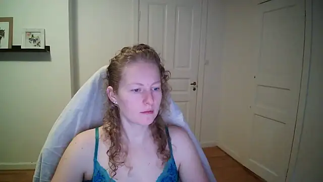 Girlnina-1995 online show from 11/04/25, 08:57