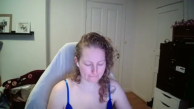 Girlnina-1995 online show from 02/10/26, 09:46