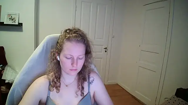 Girlnina-1995 online show from 03/10/26, 09:14