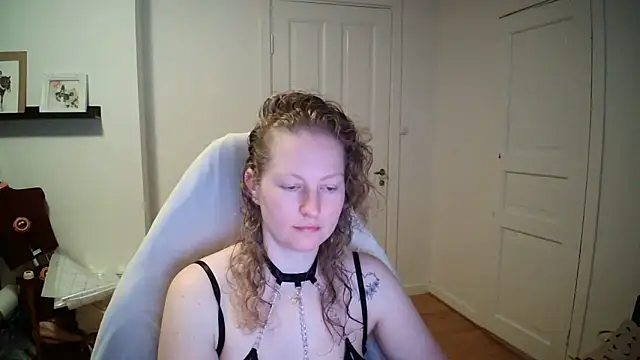 Girlnina-1995 online show from 03/16/26, 06:28